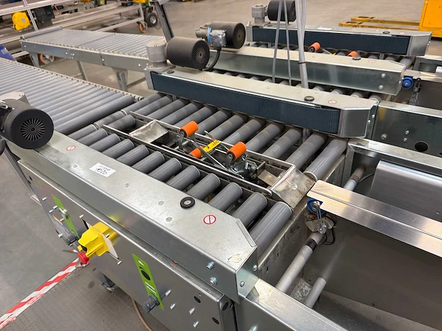 Soco system - 2020 - t-55 - dozensluitmachine met rollerbaan - afbeelding 2 van  5