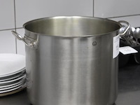 Soeppan doorsnede 33 en hoogte 48 cm. - afbeelding 2 van  2