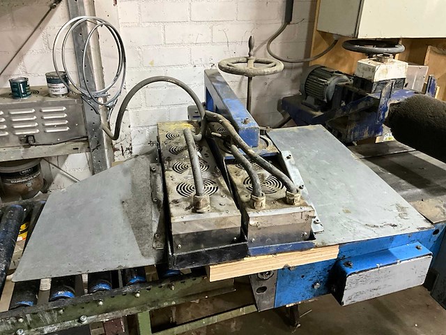 Soest vp-2-400 uitpoets en borstelmachine (c) - afbeelding 9 van  24