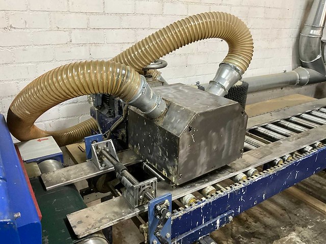 Soest vp-2-400 uitpoets en borstelmachine (c) - afbeelding 20 van  24