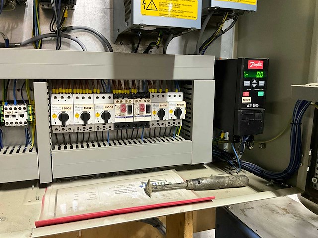 Soest vp-2-400 uitpoets en borstelmachine (c) - afbeelding 14 van  24
