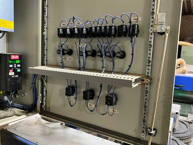 Soest vp-2-400 uitpoets en borstelmachine (c) - afbeelding 16 van  24