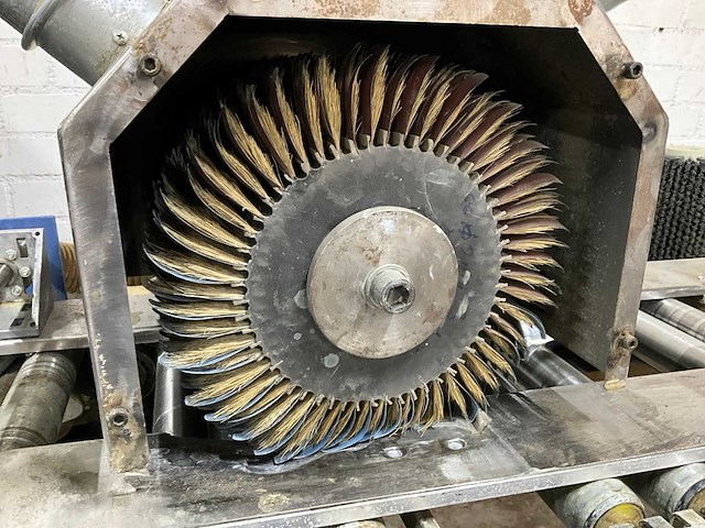 Soest vp-2-400 uitpoets en borstelmachine (c) - afbeelding 21 van  24