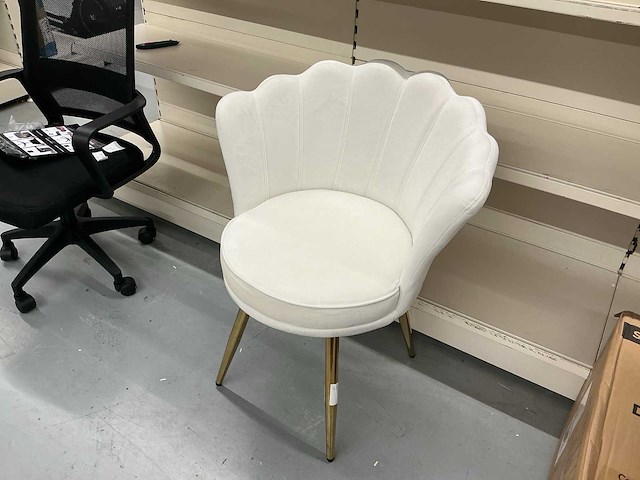 Sofa - afbeelding 1 van  3