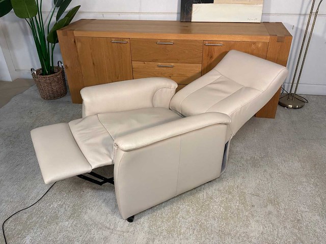 Sofie electrische sta-op fauteuil - afbeelding 4 van  15