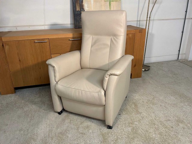 Sofie electrische sta-op fauteuil - afbeelding 11 van  15