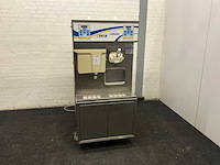 Softijs / milkshake machine