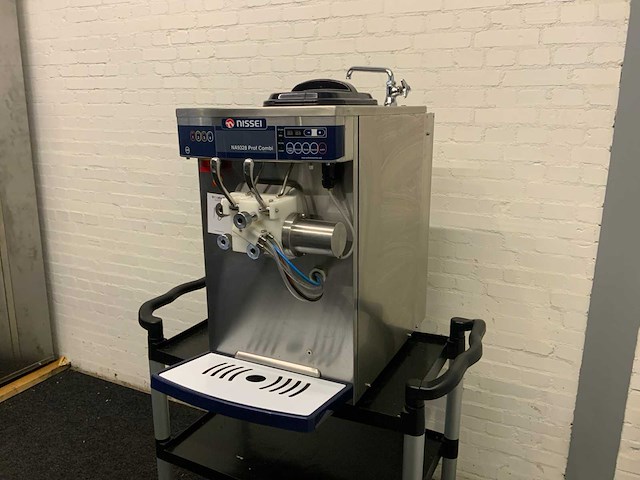 Softijs/milkshake machine - afbeelding 11 van  15