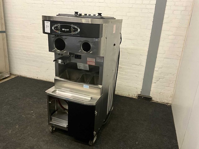 Softijs/milkshake machine - afbeelding 8 van  12