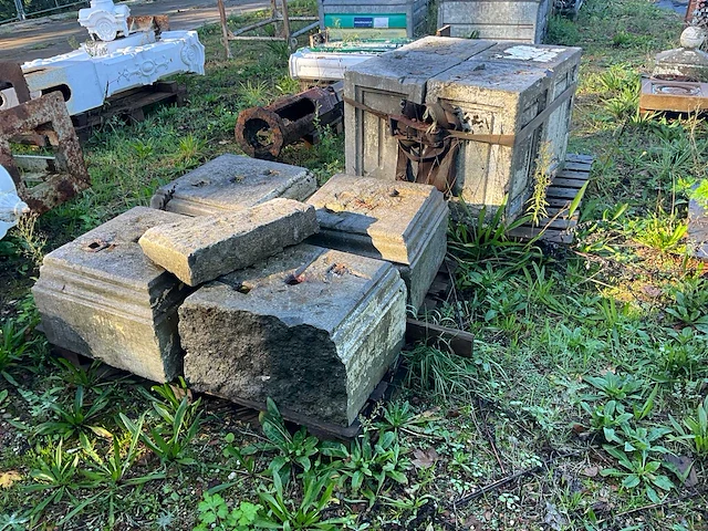 Sokkels en ornamenten - afbeelding 1 van  7