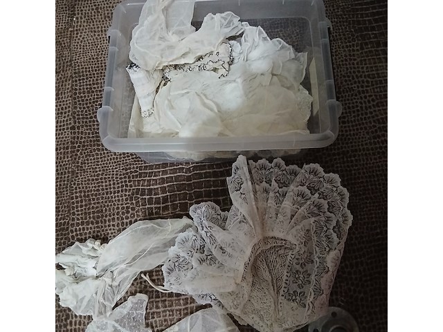 Sokken, handschoenen, neuzen, pruiken etc. - afbeelding 3 van  64