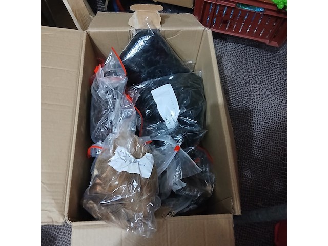 Sokken, handschoenen, neuzen, pruiken etc. - afbeelding 16 van  64