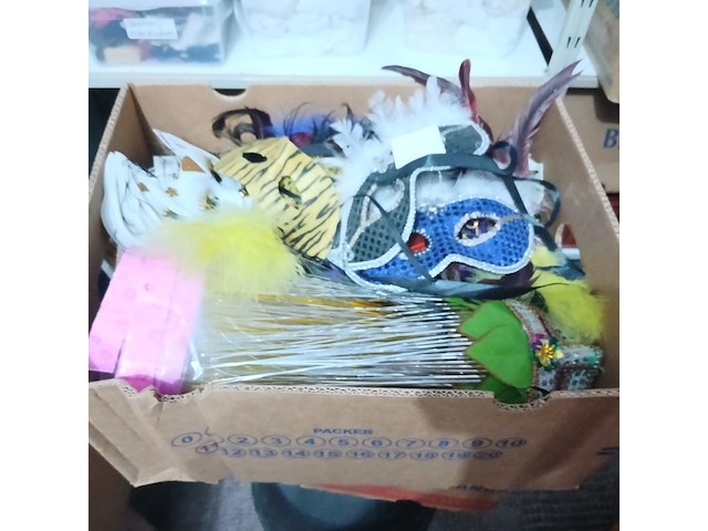 Sokken, handschoenen, neuzen, pruiken etc. - afbeelding 37 van  64