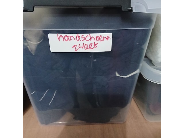 Sokken, handschoenen, neuzen, pruiken etc. - afbeelding 62 van  64