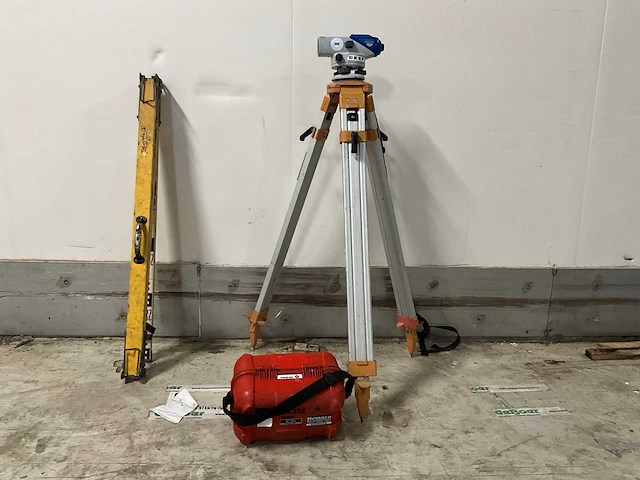 Sokkia c31 waterpasinstrument / kijker met meetlat - afbeelding 1 van  7