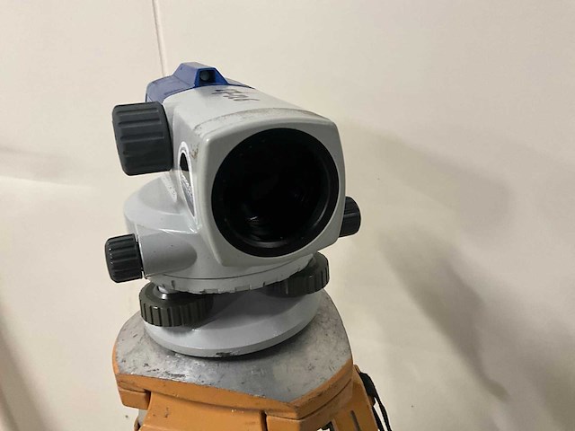 Sokkia c31 waterpasinstrument / kijker met meetlat - afbeelding 3 van  7