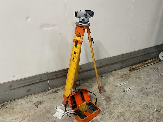 Sokkia d10323 waterpasinstrument / kijker - afbeelding 1 van  4