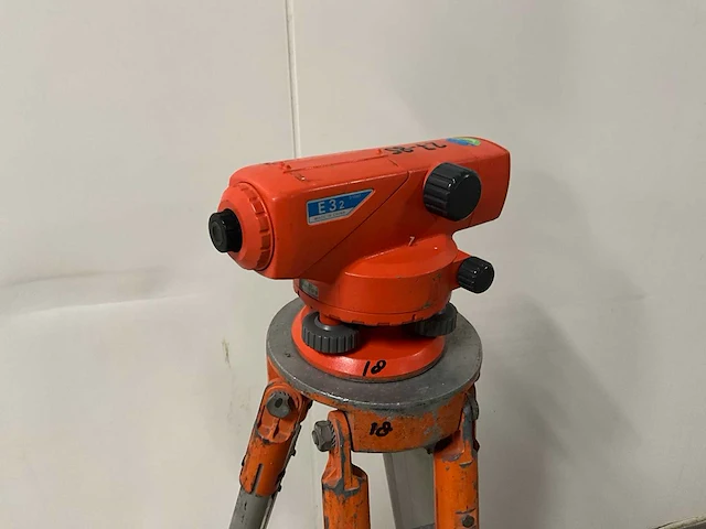 Sokkia e32 waterpasinstrument / kijker - afbeelding 4 van  7