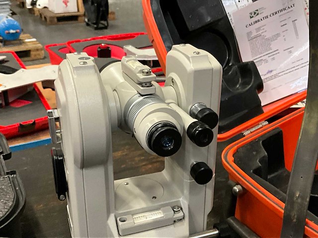 Sokkisha ts20a theodoliet + statief + meetstok - afbeelding 9 van  13