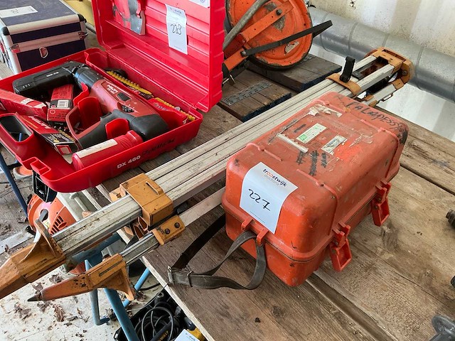 Sokkisha waterpasinstrument - afbeelding 1 van  3