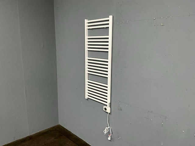 Solar - prorad electr - designradiator 50 x 115 cm - afbeelding 1 van  10