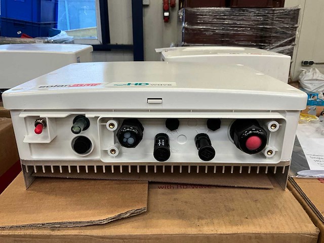 Solar edge se3000h omvormer (2x) - afbeelding 3 van  4