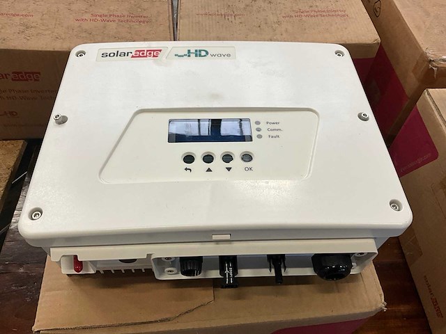 Solar edge se3000h omvormer - afbeelding 1 van  5