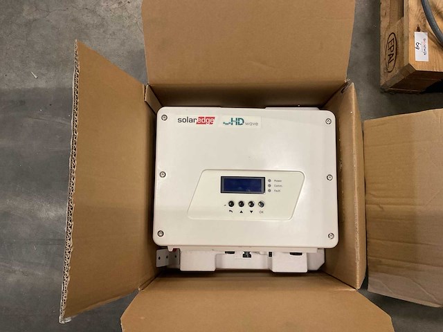 Solar edge se3000h omvormer - afbeelding 1 van  2