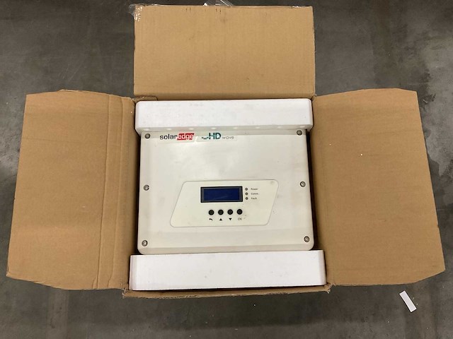 Solar edge se3680h omvormer - afbeelding 1 van  2