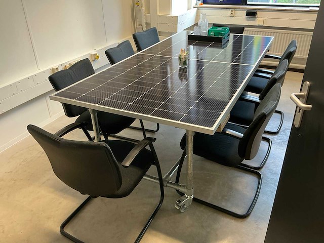 Solar vergadertafel met stoelen - afbeelding 1 van  4