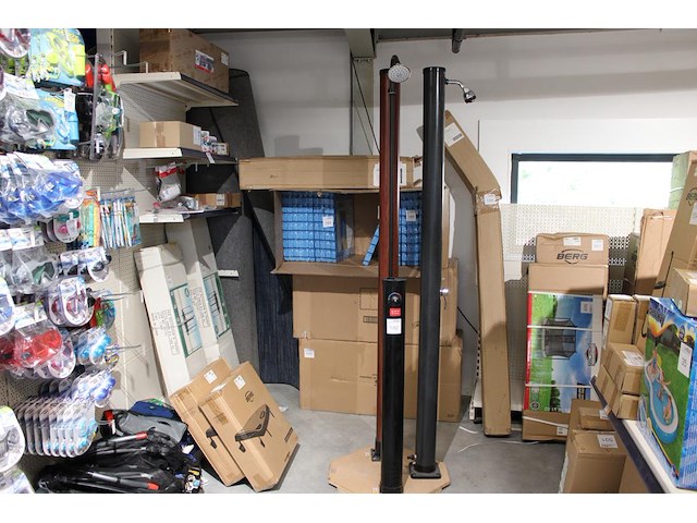 Solardouche showroommodel. hoogte ca. 212 cm. 9 liter. - afbeelding 1 van  3