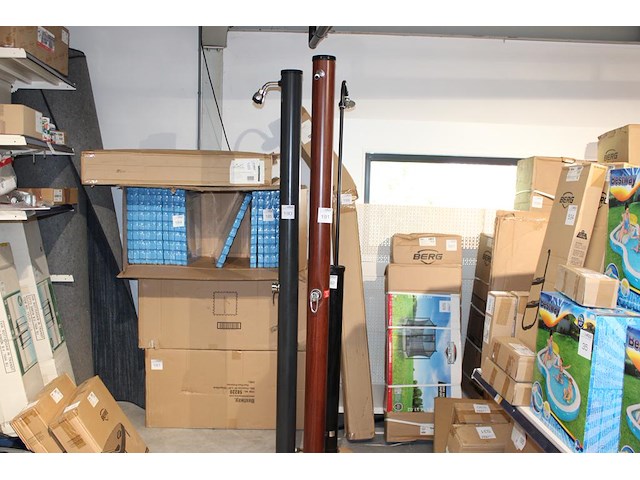Solardouche showroommodel. hoogte ca. 212 cm. zwart 18 liter - afbeelding 1 van  4