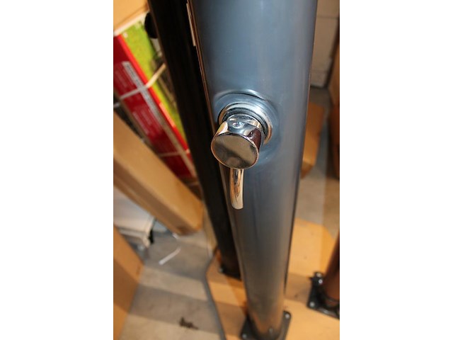 Solardouche showroommodel. hoogte ca. 212 cm. zwart 18 liter - afbeelding 3 van  4
