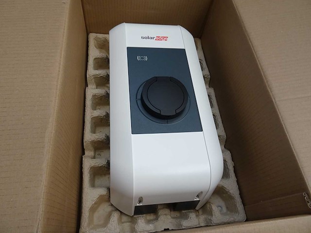 Solaredge - ev charger - wandlaadbox - afbeelding 1 van  2