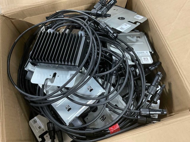 Solaredge - optimizer 700 /5-85v/15a (15x) - afbeelding 1 van  1