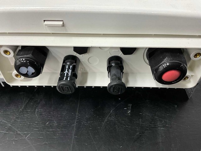 Solaredge - se2200h - omvormer (3x) - afbeelding 10 van  15