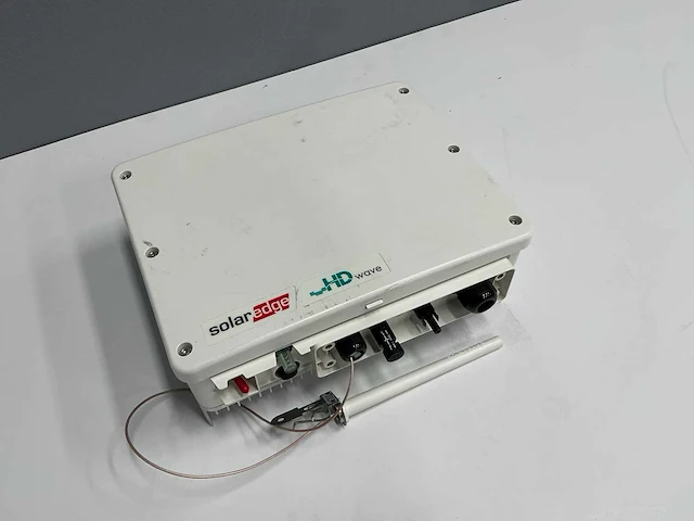Solaredge - se2200h - omvormer - afbeelding 2 van  8