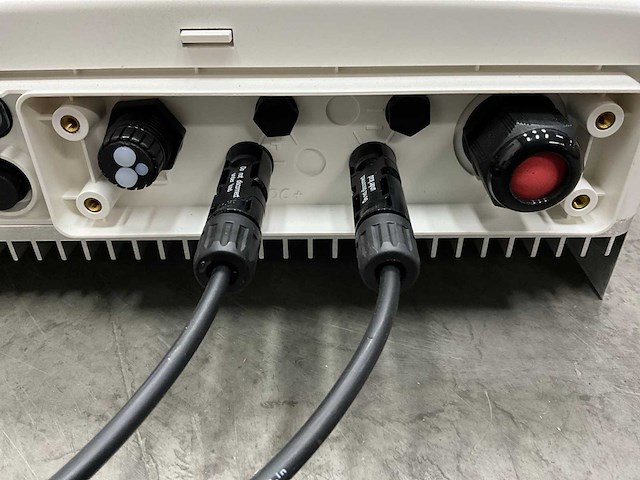 Solaredge - se3680h - omvormer - afbeelding 4 van  5