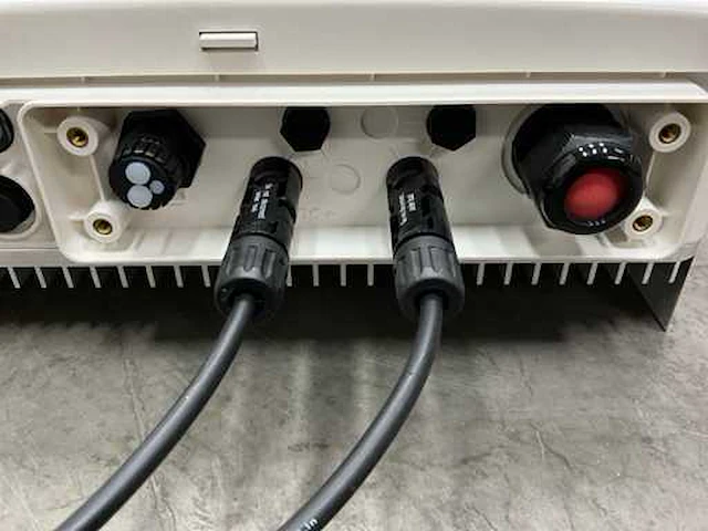 Solaredge - se3680h - omvormer - afbeelding 4 van  5
