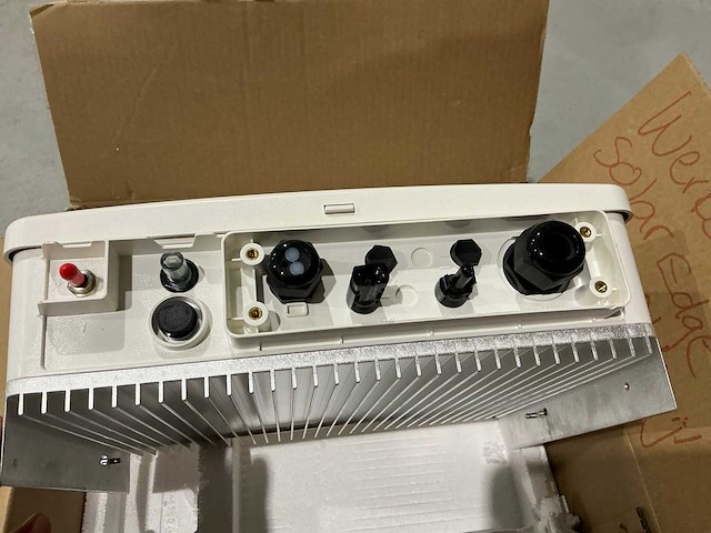 Solaredge se2200h omvormer - afbeelding 3 van  4
