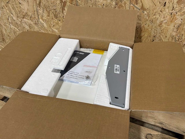 Solaredge se3680h-rw000bnn4 hd wave 1 fase omvormer - 3,68 kw - afbeelding 2 van  11