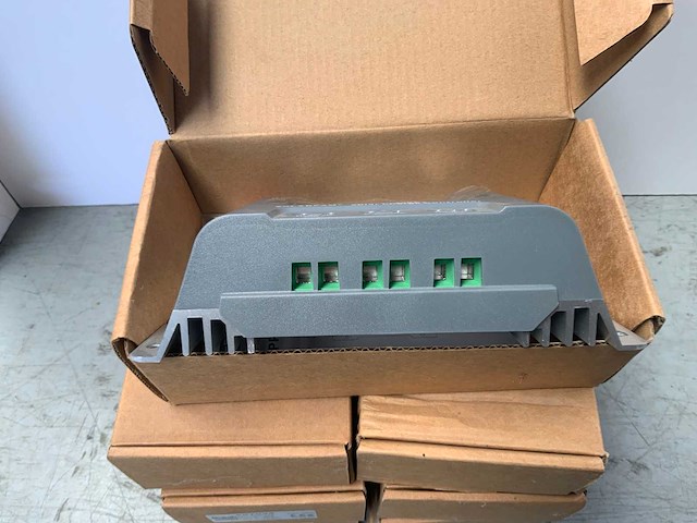 Solarfam - charge controller sx1050-eu-lid - overige zonne-energie (9x) - afbeelding 2 van  6
