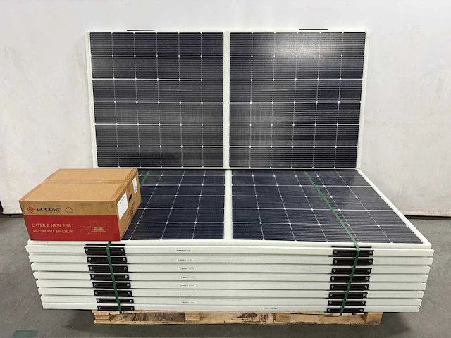Solarge - set van 16 lichtgewicht zonnepanelen (495 wp) - goodwe 8k-dt omvormer - afbeelding 1 van  4