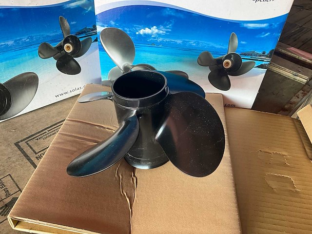 Solas - alcup 4 - scheepsschroef - propeller - buitenboordmotor - afbeelding 3 van  7