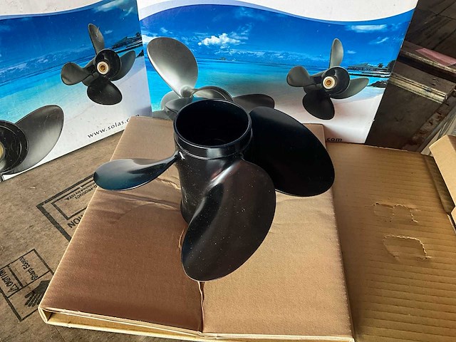 Solas - alcup 4 - scheepsschroef - propeller - buitenboordmotor - afbeelding 3 van  7
