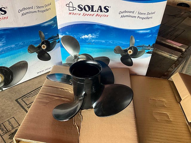 Solas - alcup 4 - scheepsschroef - propeller - buitenboordmotor - afbeelding 5 van  7
