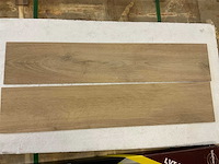 Solid floor blond pvc visgraat 15x75 cm ca. 14 m² - afbeelding 1 van  4
