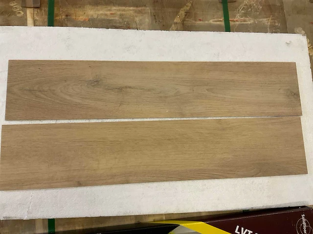 Solid floor blond pvc visgraat 15x75 cm ca. 43 m² - afbeelding 1 van  4