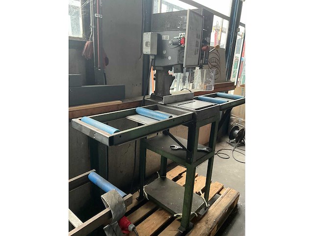 Solid tb13 kolomboormachine v.v. aanvoertafel - afbeelding 6 van  6