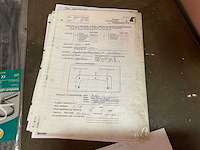 Solide aanhangwagen compeet met aannemersmaterialen - afbeelding 1 van  5